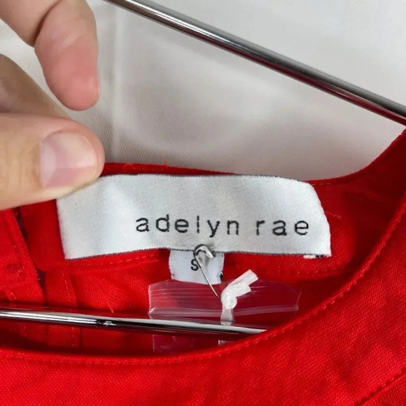 Adelyn Rae Red Twist Front Keyhole Top - Picture 2 of 13